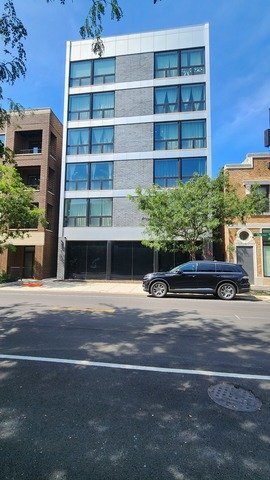Building Photo - 4720 N Sheridan Rd