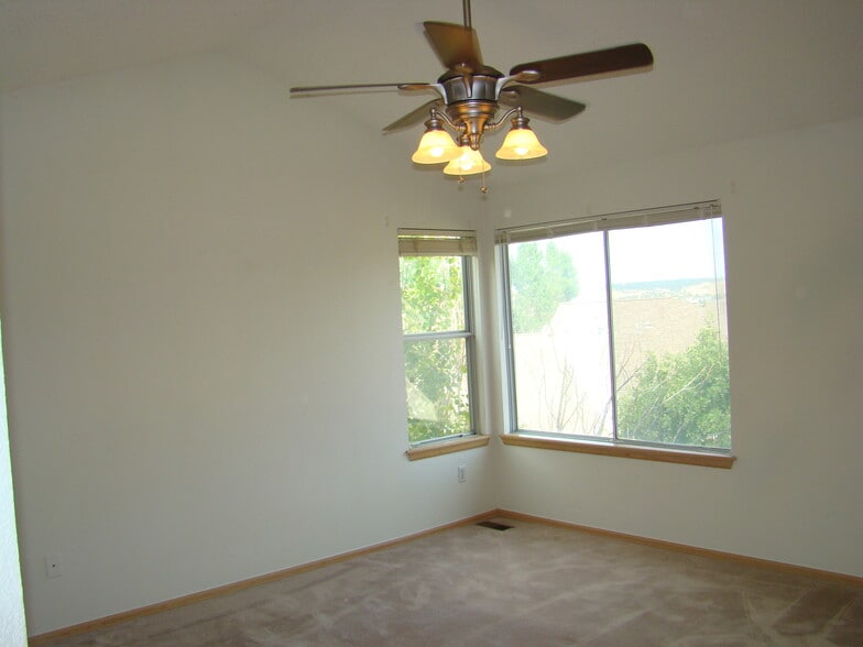 Master Bedroom - 10710 Kimball St