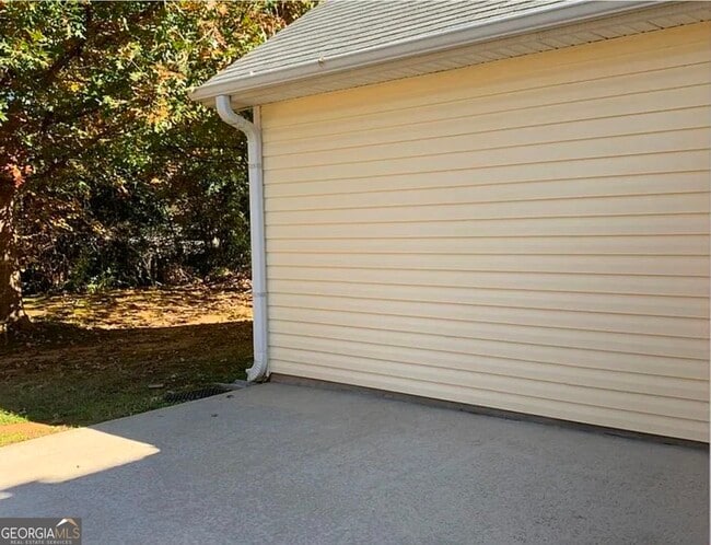 Building Photo - 25 Grier Ln