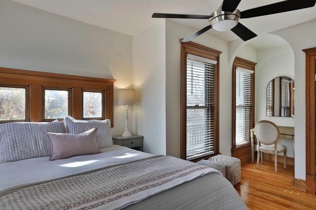 Building Photo - 398 W 5th Ave