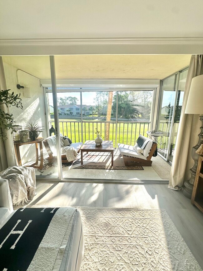 Building Photo - 1083 Forest Lakes Dr