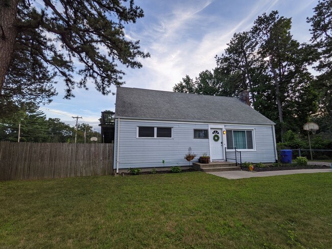 Building Photo - 73 Emerald Rd