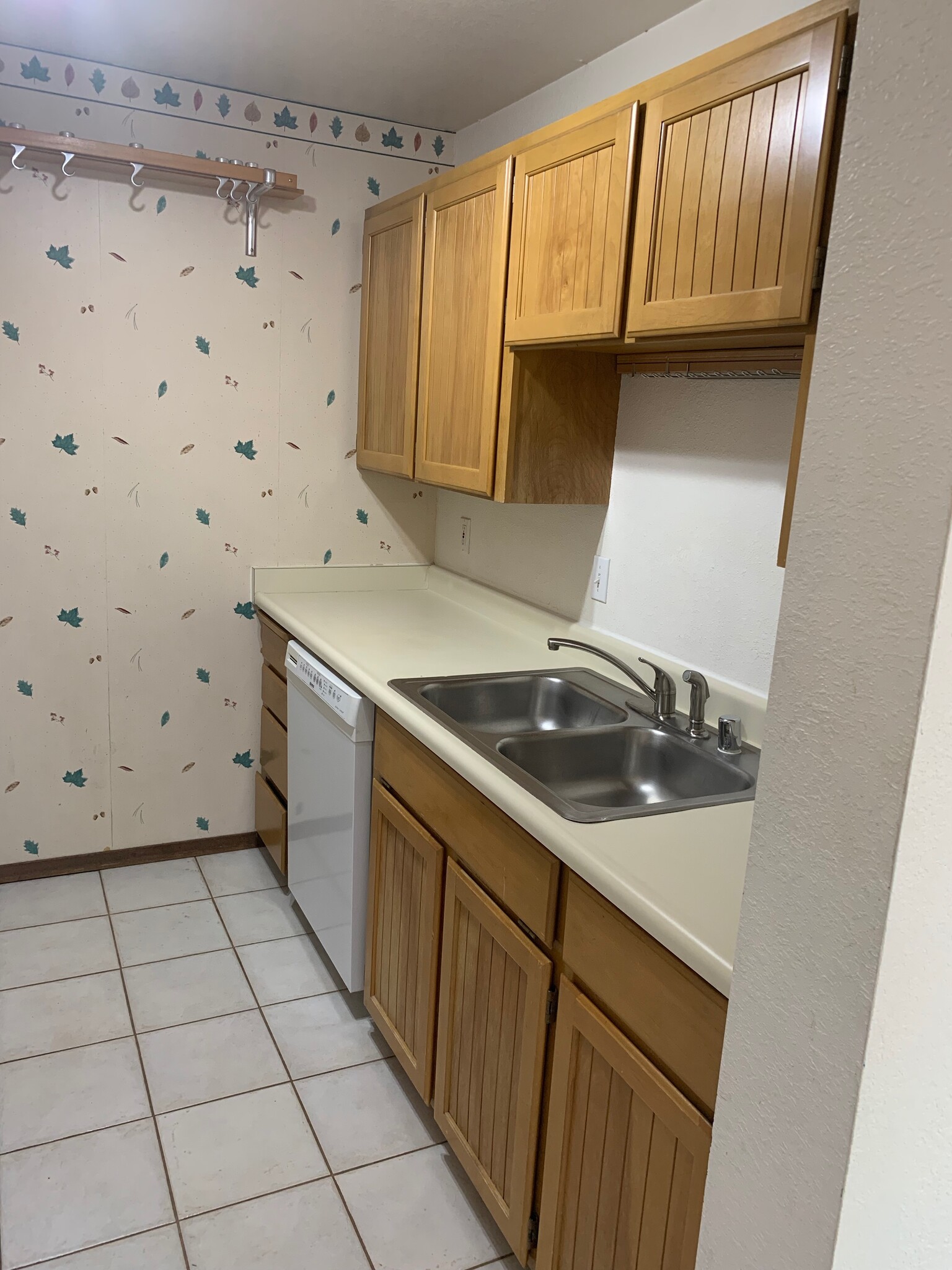 Kitchen - 4806 Mills Dr