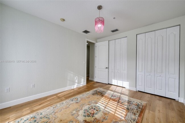 Building Photo - 430 SW 147th Ave