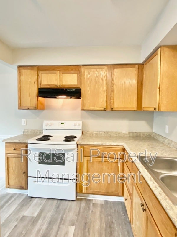 Building Photo - 5612 Picadilly Ln