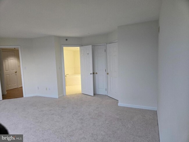 Building Photo - 5450 Whitley Park Terrace