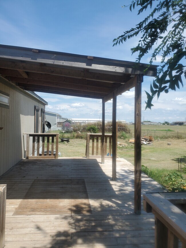 Building Photo - 1118 Meadowlark Dr