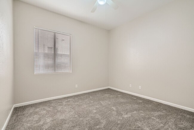 Building Photo - Amazingly beautiful one story house in Summerlin with pool!