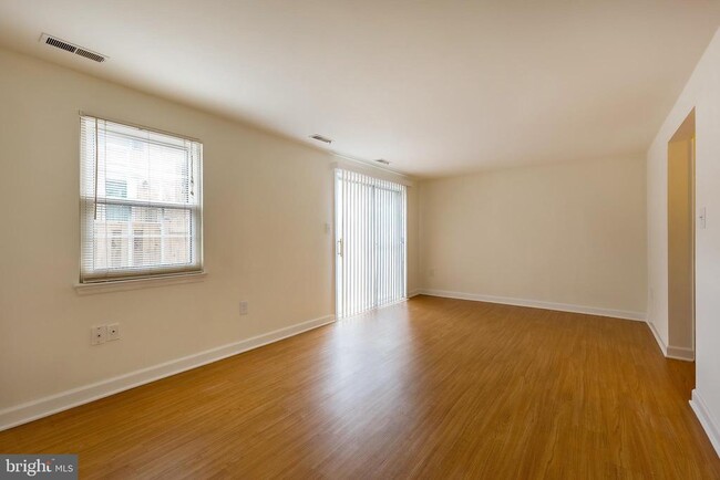 Building Photo - 734 Ivy League Ln