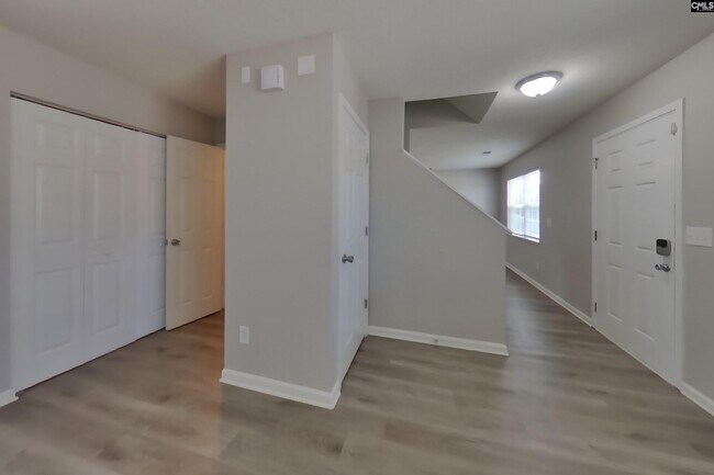 Building Photo - 131 Quiet Grove Dr