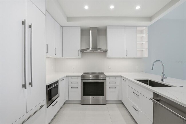 Building Photo - 275 1st Ave S