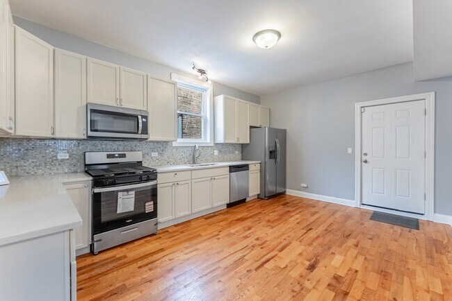 Building Photo - 163 N Lockwood Ave