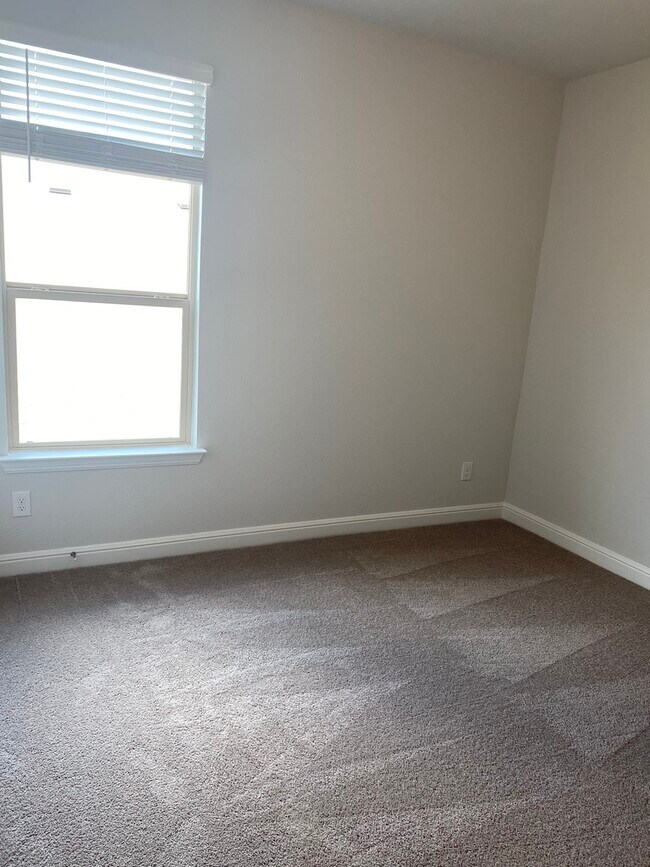 Bedroom #4 - 1021 Gillespie Dr