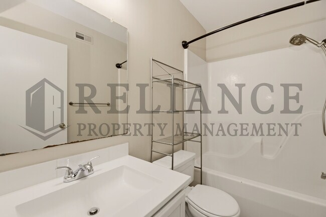 Building Photo - 5026 W Newell St