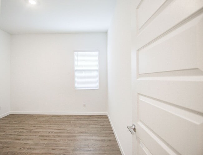 Building Photo - NEW 4 Bedroom home in Phoenix!