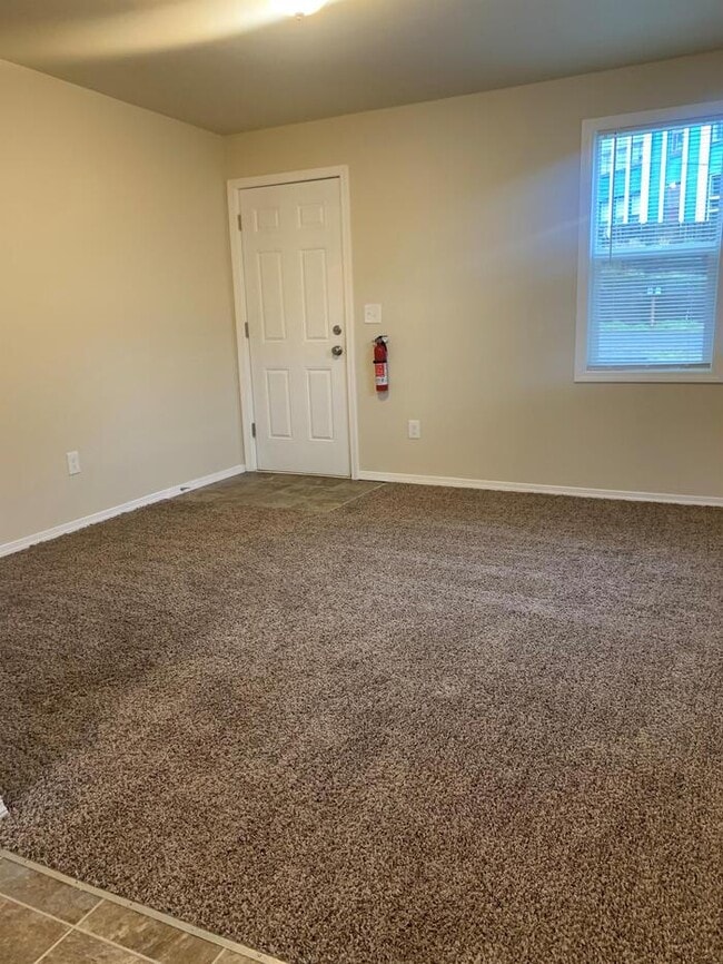 Building Photo - 1221 W Franklin St