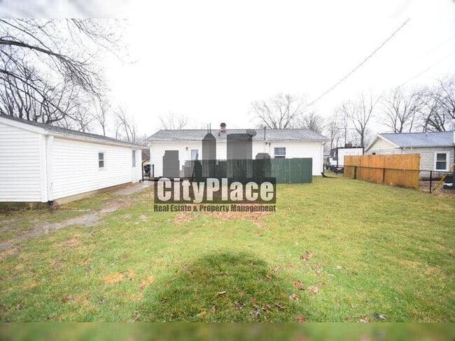 Building Photo - 604 E Pearl St