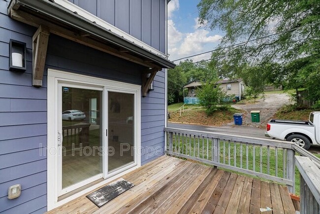 Building Photo - 125 Harper St