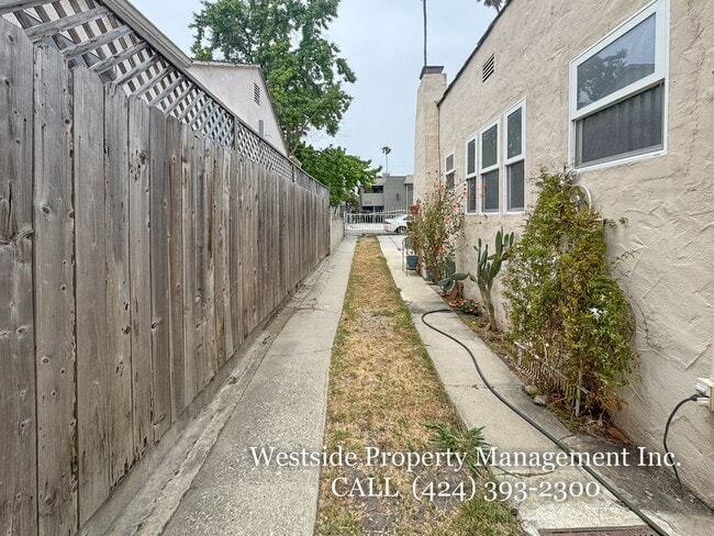 Building Photo - 3614 Veteran Ave
