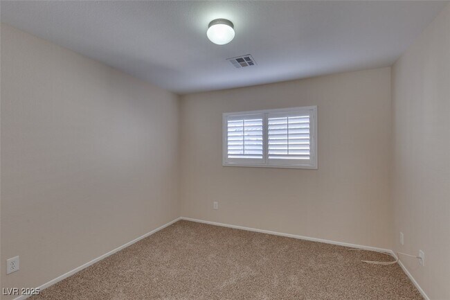 Building Photo - 656 Port Talbot Ave