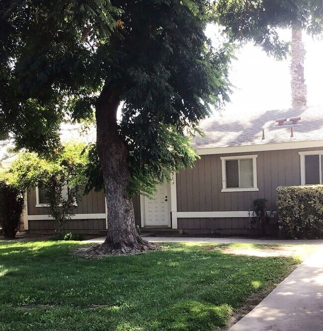 Building Photo - 2515 W Victor Ct