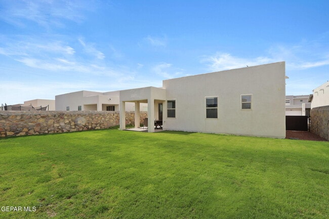 Building Photo - 12821 Linstead Ave