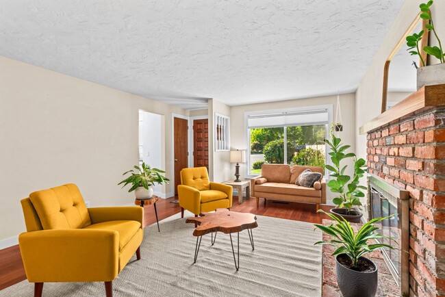 Building Photo - 1490 Carobelle Ct