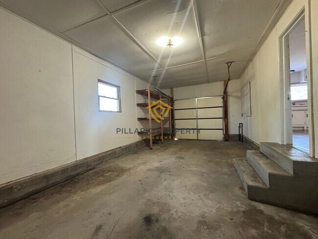 Building Photo - 3021 Delaware St