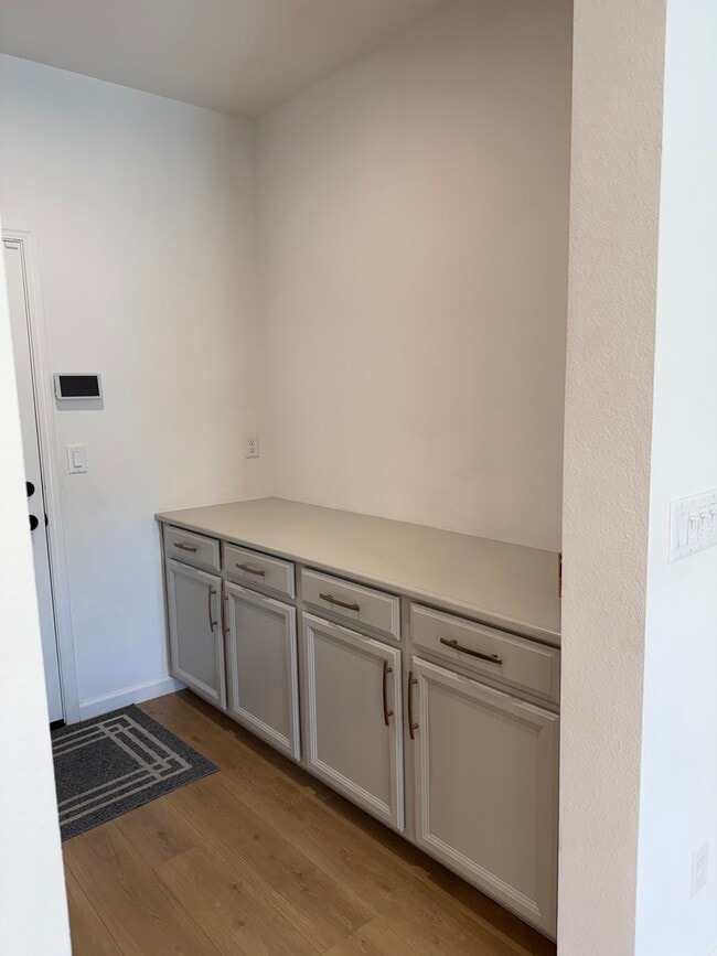 Building Photo - 1580 Blue Moon Ln