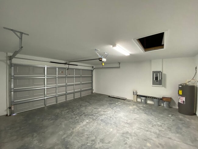 Building Photo - Beautiful Home in Marion Oaks- 3/2/2 **WON"T LAST**