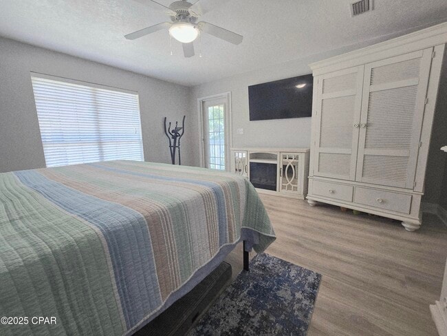 Building Photo - 7009 N Lagoon Dr