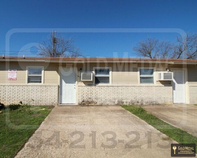 Building Photo - 926 J R Ct