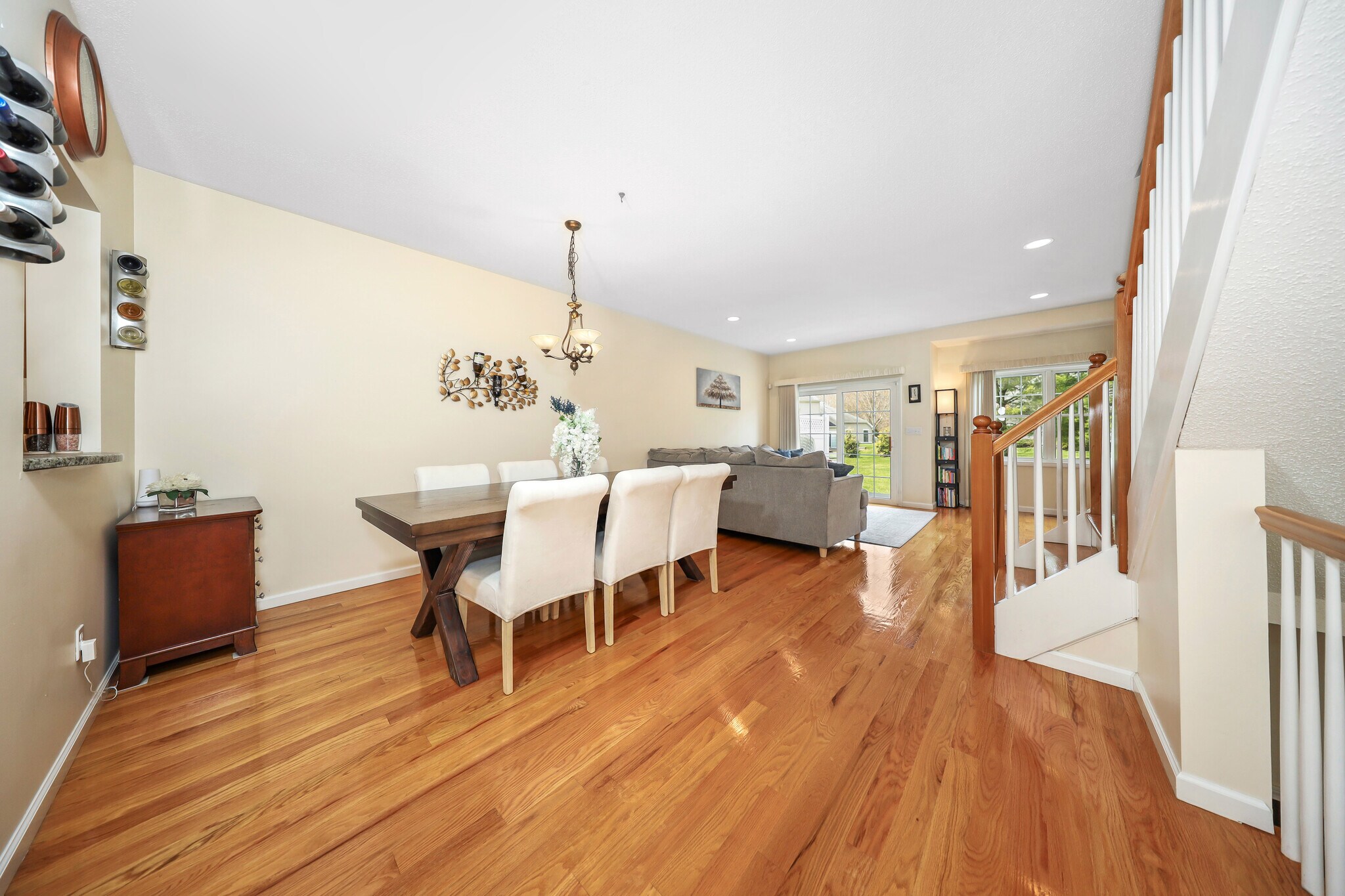 Dining/Living - 39 Ives St