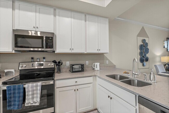 Building Photo - 17810 Gawthrop Dr