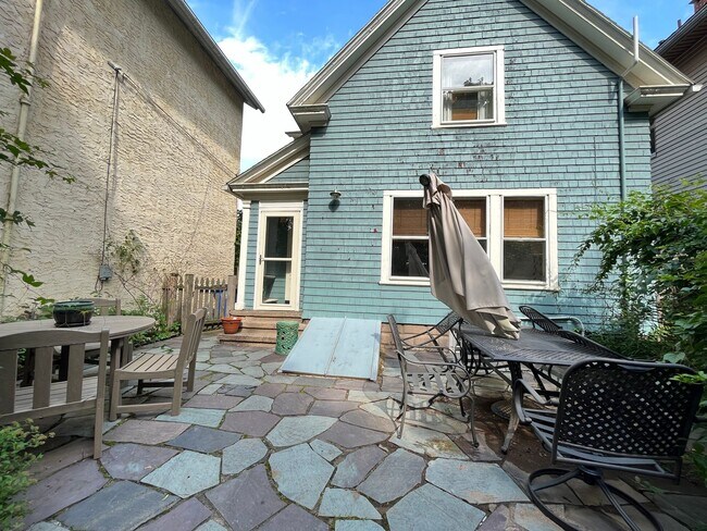 Building Photo - Beautiful East Rock Single Family House