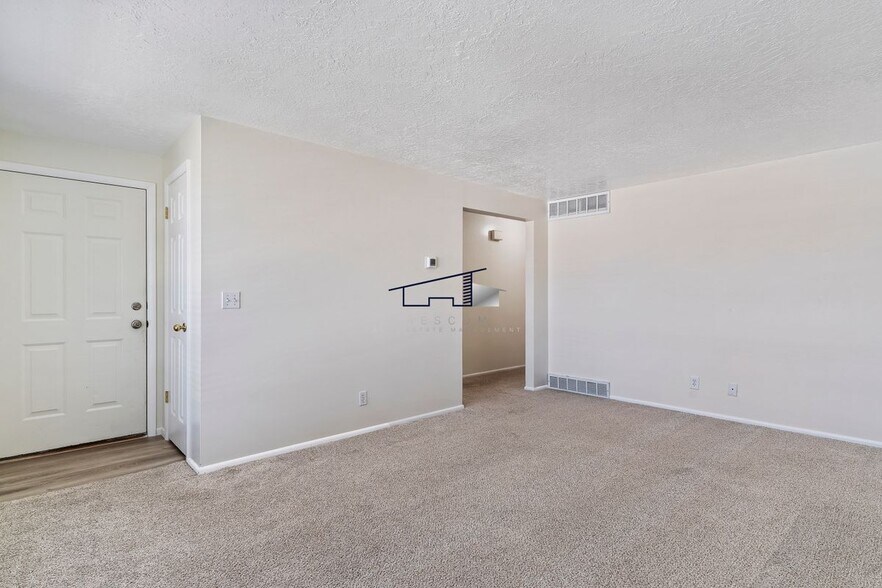 Building Photo - 4850 S 350 E