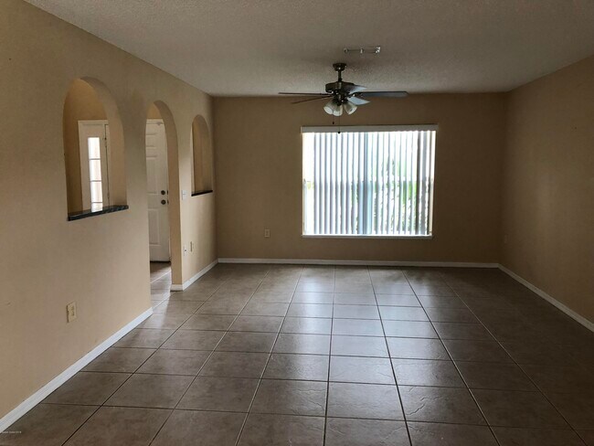 Building Photo - 1793 Sawgrass Dr SW