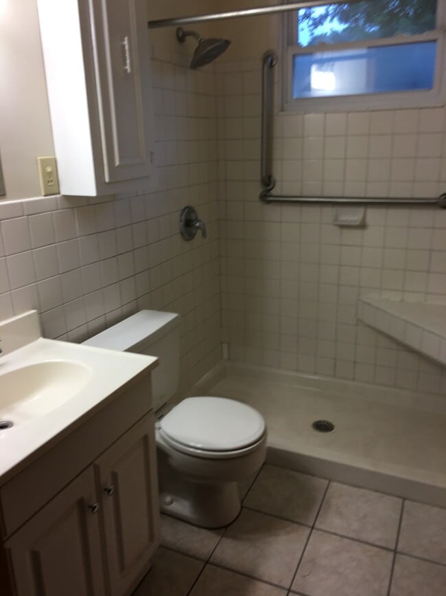 Building Photo - 426 Hobcaw Dr