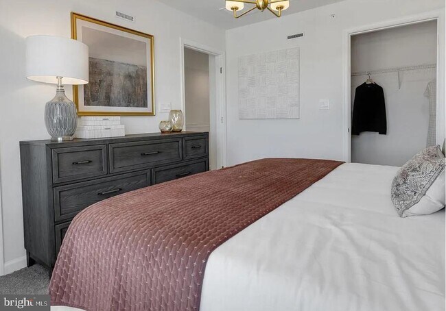 Building Photo - 8328 Alexander Ct