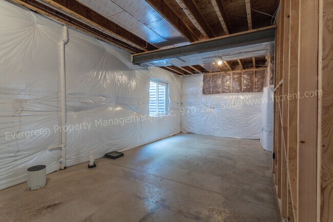 Building Photo - 6106-6106 W 8th St