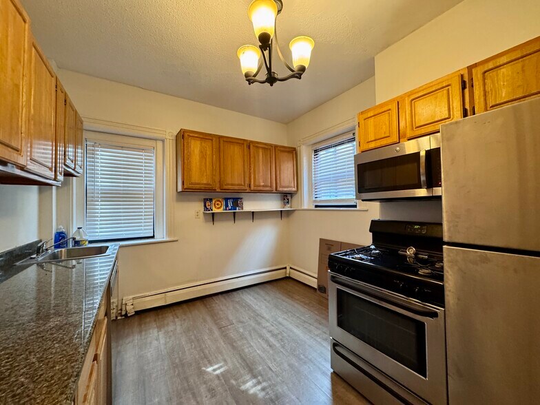 Building Photo - 1510 Tremont St