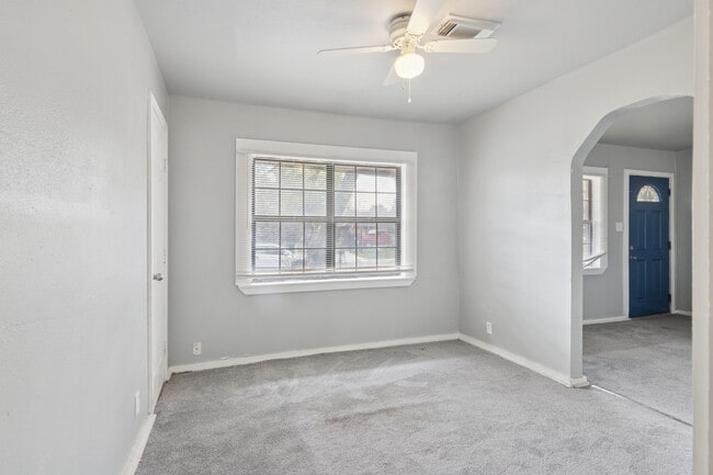 Building Photo - 9029 Homewood Ln