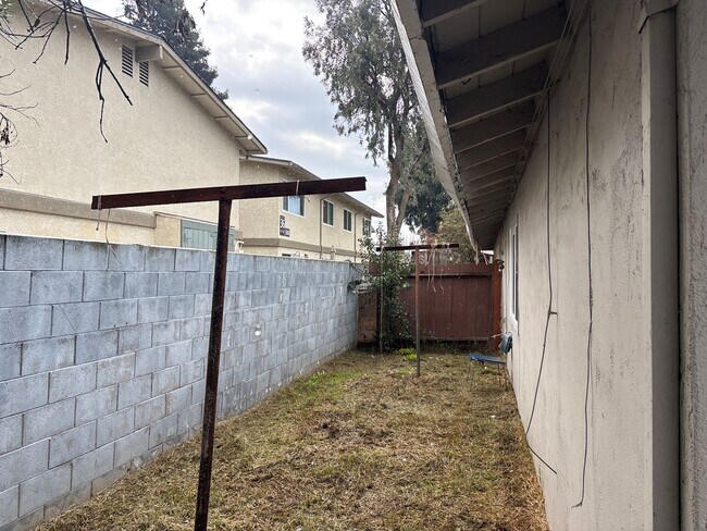 Building Photo - 828 Astor Dr