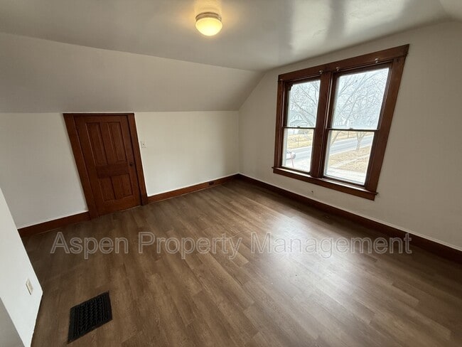 Building Photo - 824 Harrison Ave