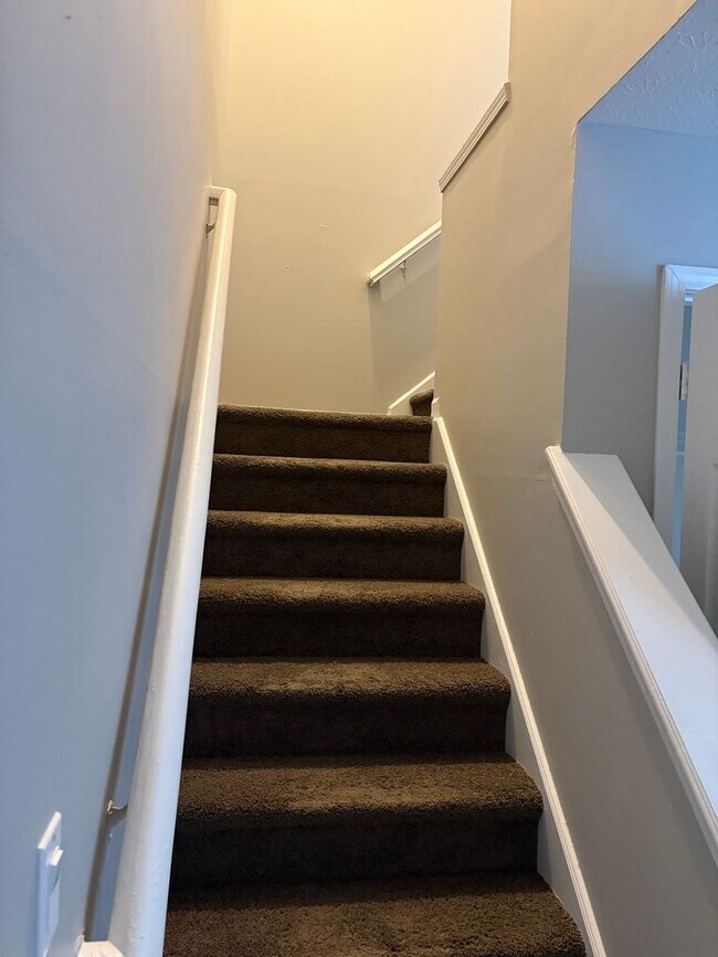Building Photo - Charming 3-Bedroom Home in Fountain Square – Prime Location Near I-65!