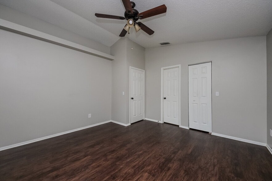 Building Photo - 1414 Londra Ln