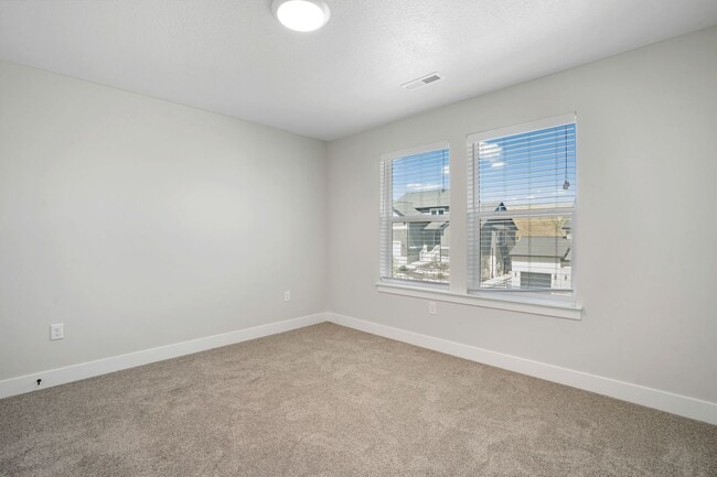 Building Photo - Pet-Friendly Upgraded 4-Bedroom Home with ...