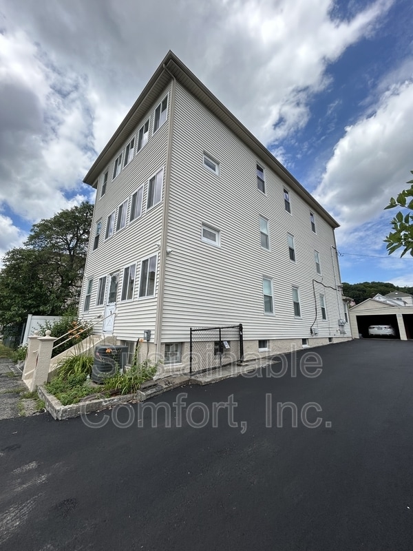 Building Photo - 3 Imperial Pl