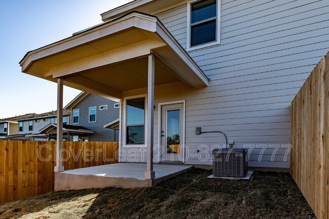 Building Photo - 10351 Lynwood Crk