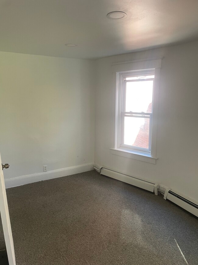 Building Photo - 236 Rosemont Ave